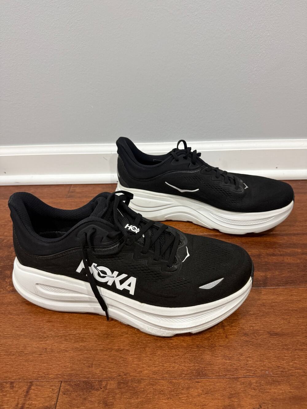 HOKA Bondi 9 Men’s 12.5 2E Wide Black White Running Shoes EUC